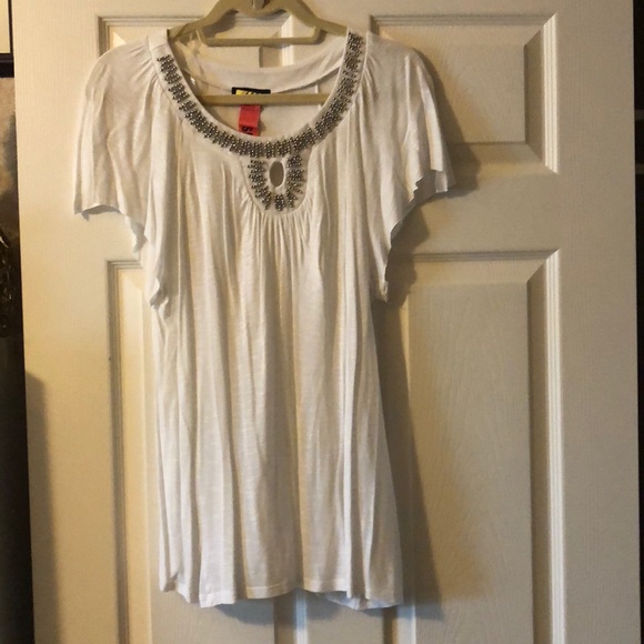 I N STUDIO Tops - 🔥SALE💥I.N. Studio White Blouse Jewel 🌹